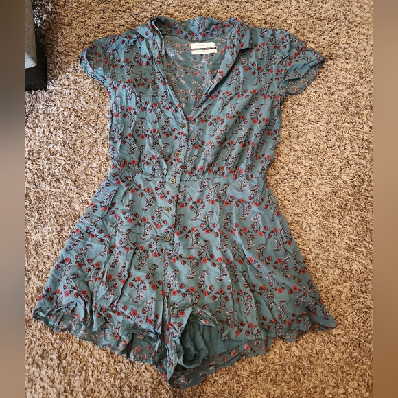 COPY - Floral mini jumpsuit - Picture 1 of 3